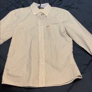 Hollister Nagy & white pinstripe button up (S)